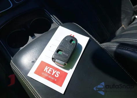 2015 Chrysler 300 300S из США, поврежденный, VIN 2C3CCABG1FH894099